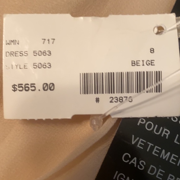 Beautifully detailed with sequences - Picture 5 of 5